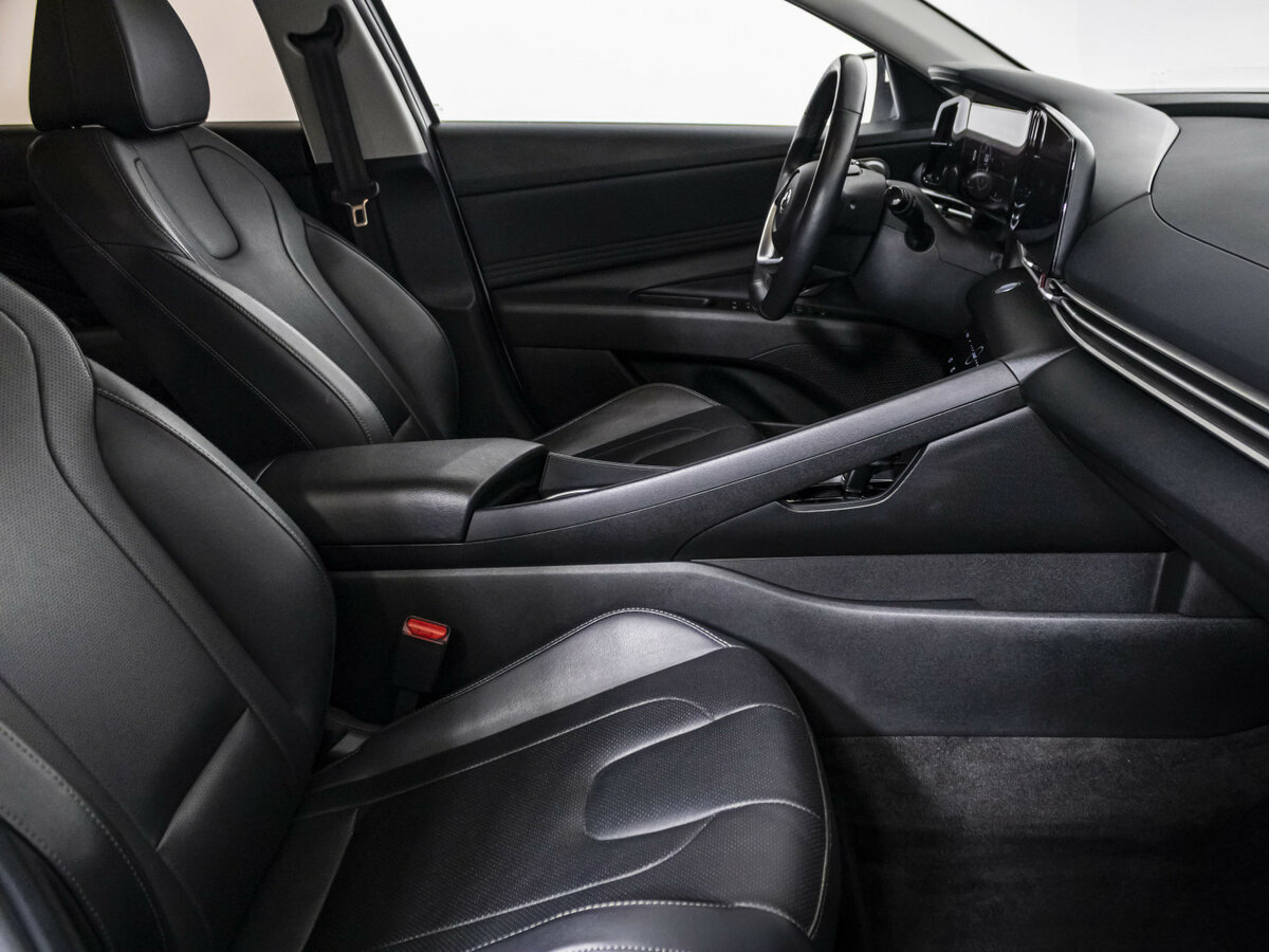 Купить Hyundai Elantra с пробегом. Фото: #7