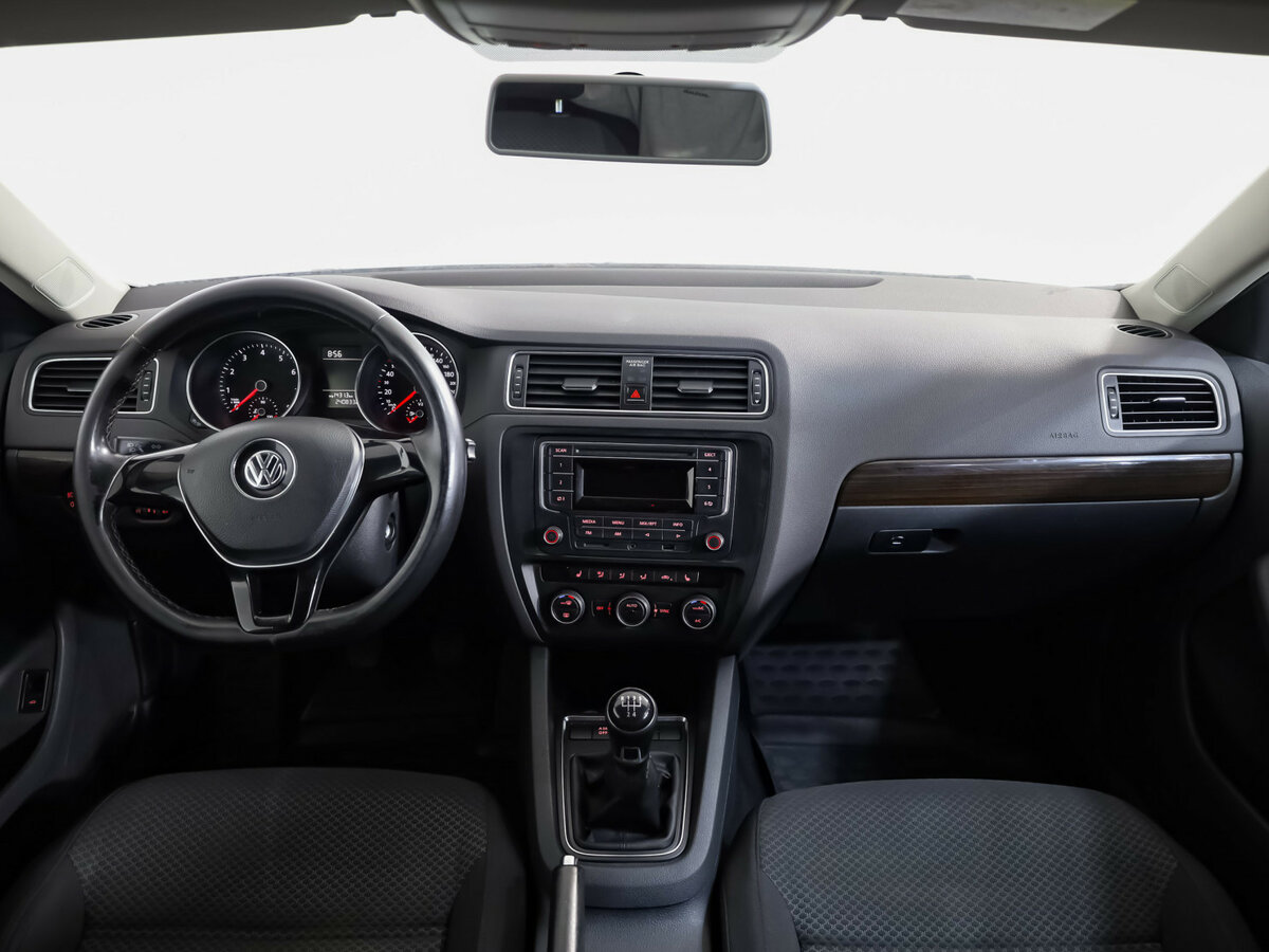 Купить Volkswagen Jetta с пробегом. Фото: #7