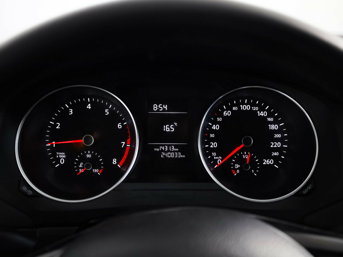 Купить Volkswagen Jetta с пробегом. Фото: #9