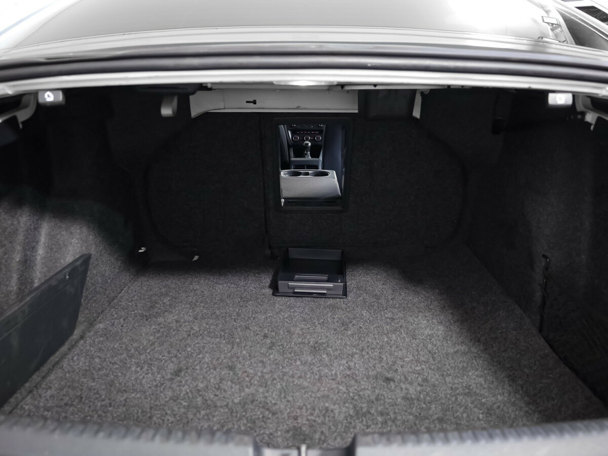 Купить Volkswagen Jetta с пробегом. Фото: #18