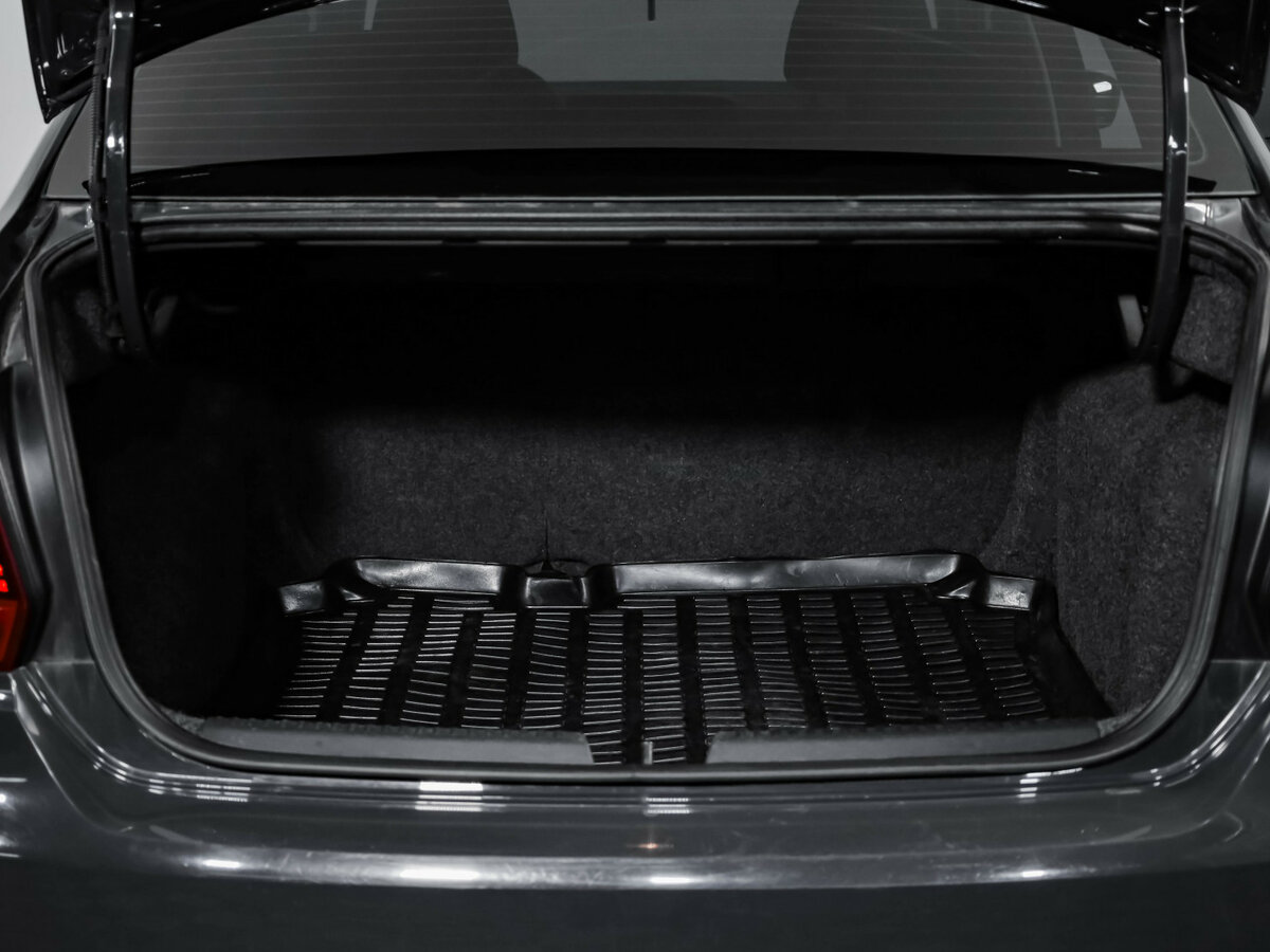 Купить Volkswagen Polo с пробегом. Фото: #19