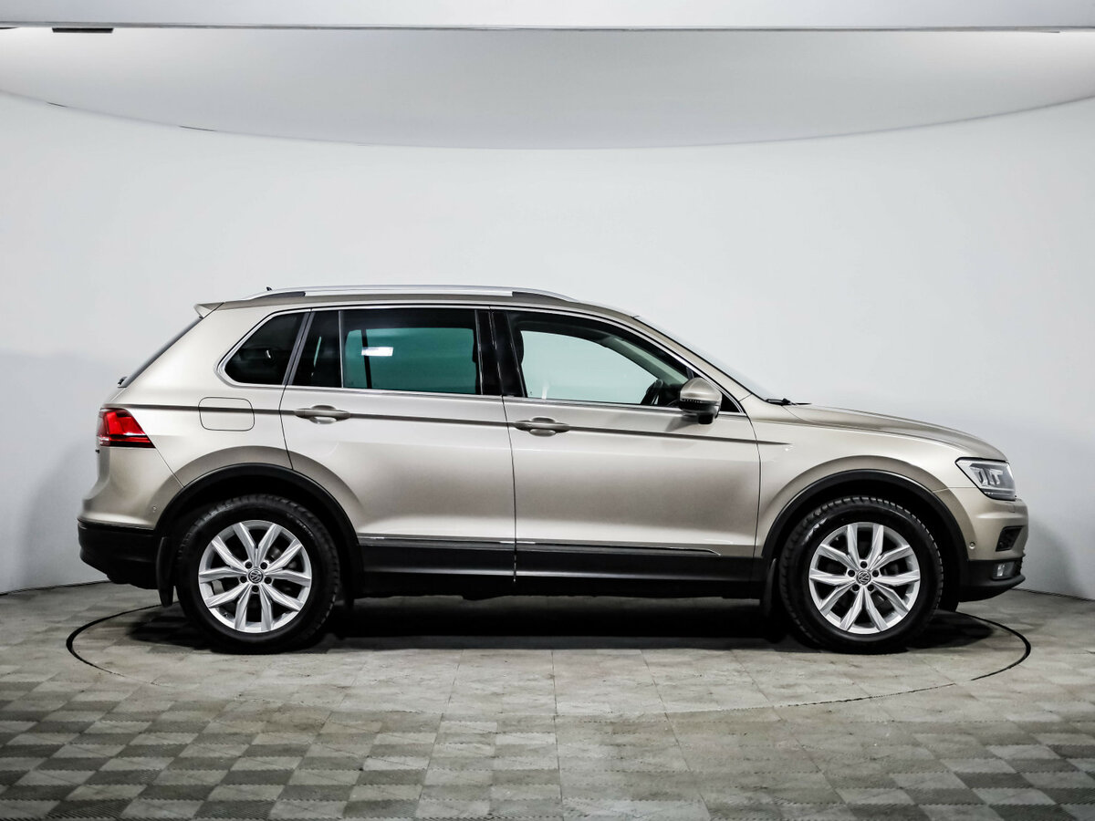 Купить Volkswagen Tiguan с пробегом. Фото: #3