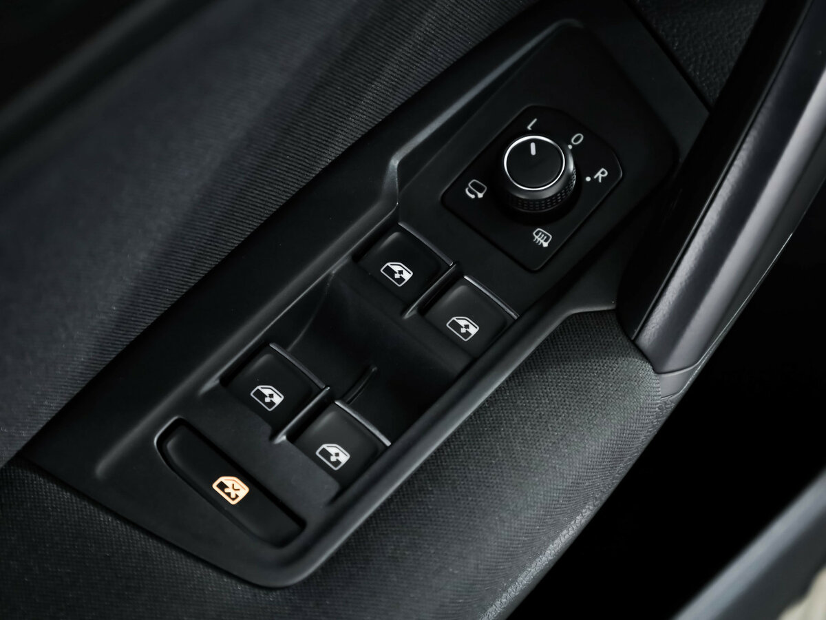 Купить Volkswagen Tiguan с пробегом. Фото: #21