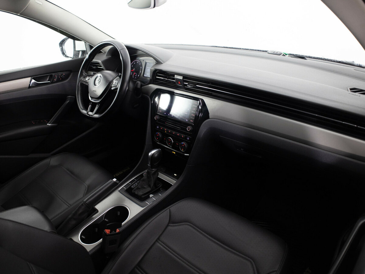 Купить Volkswagen Passat с пробегом. Фото: #15
