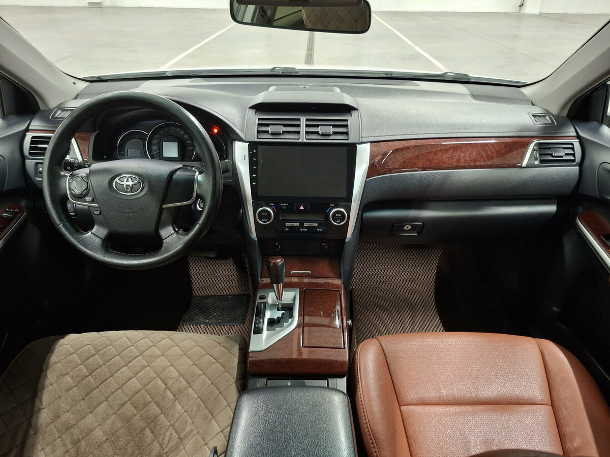 Купить Toyota Camry с пробегом. Фото: #13