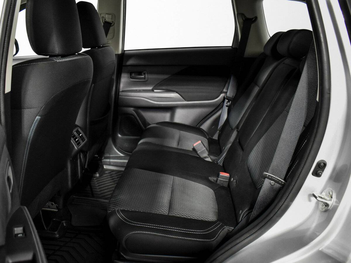 Купить Mitsubishi Outlander с пробегом. Фото: #10