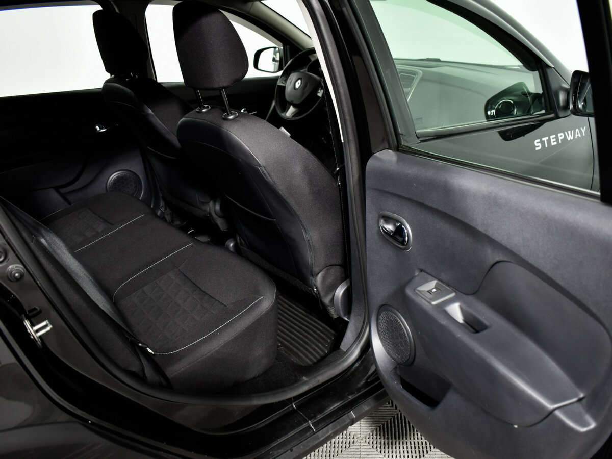Купить Renault Sandero с пробегом. Фото: #11