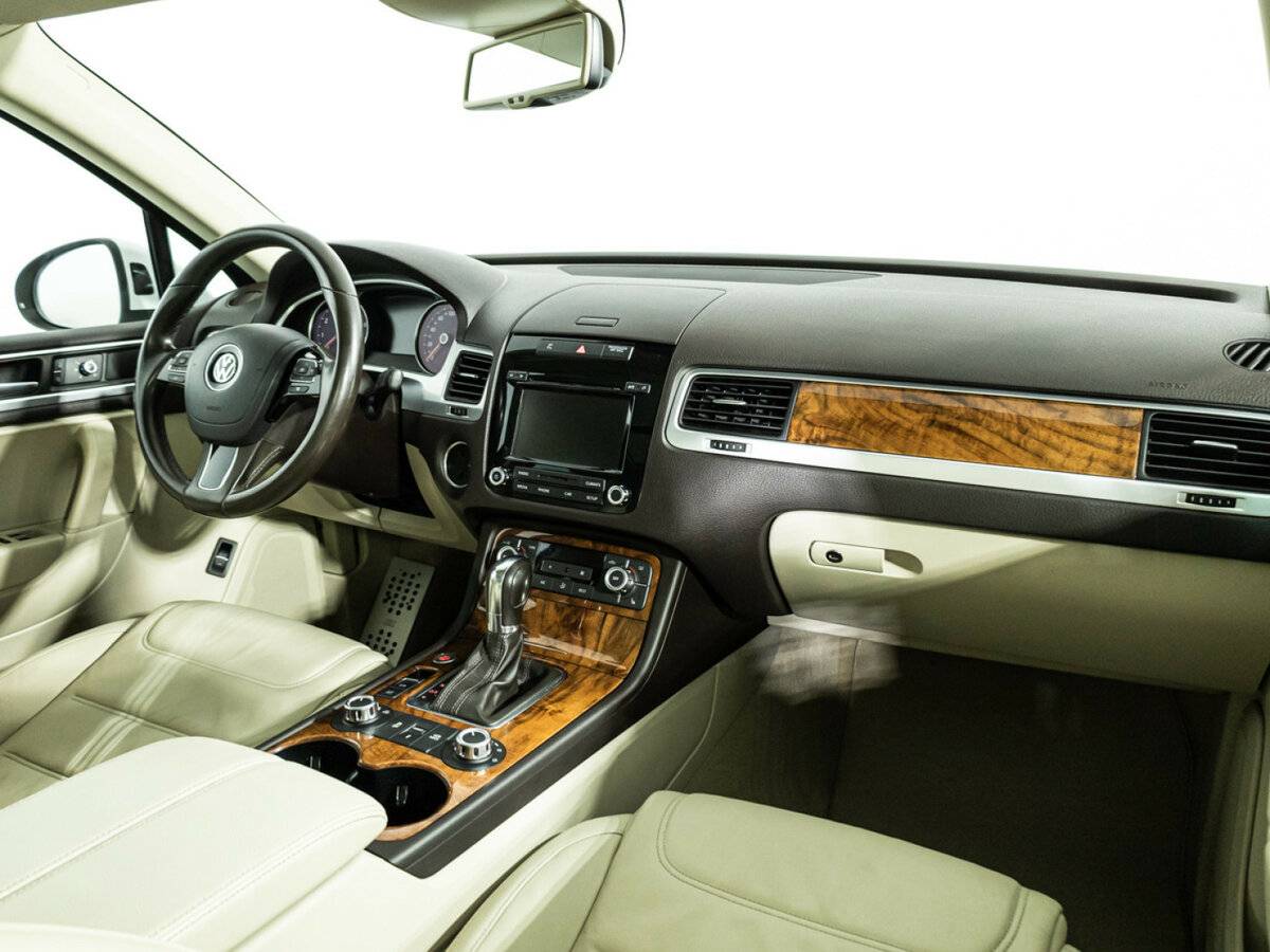 Купить Volkswagen Touareg с пробегом. Фото: #6