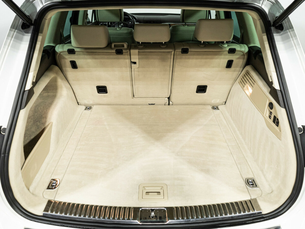 Купить Volkswagen Touareg с пробегом. Фото: #21