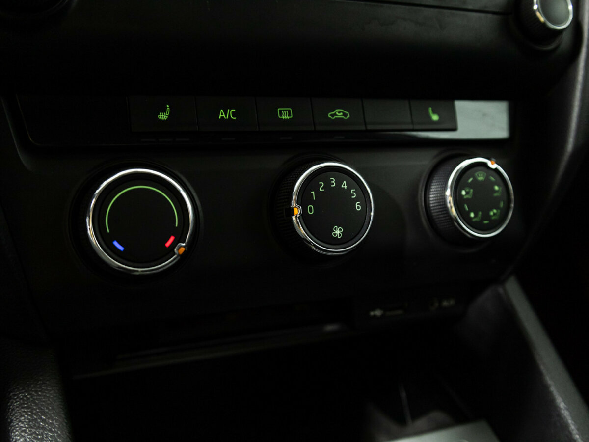 Купить Skoda Octavia с пробегом. Фото: #13