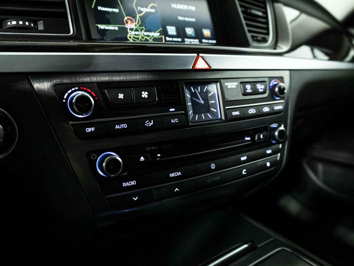 Купить Hyundai Genesis с пробегом. Фото: #20