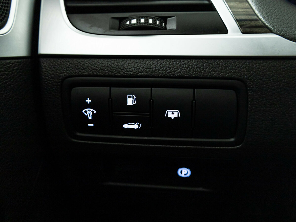 Купить Hyundai Genesis с пробегом. Фото: #22