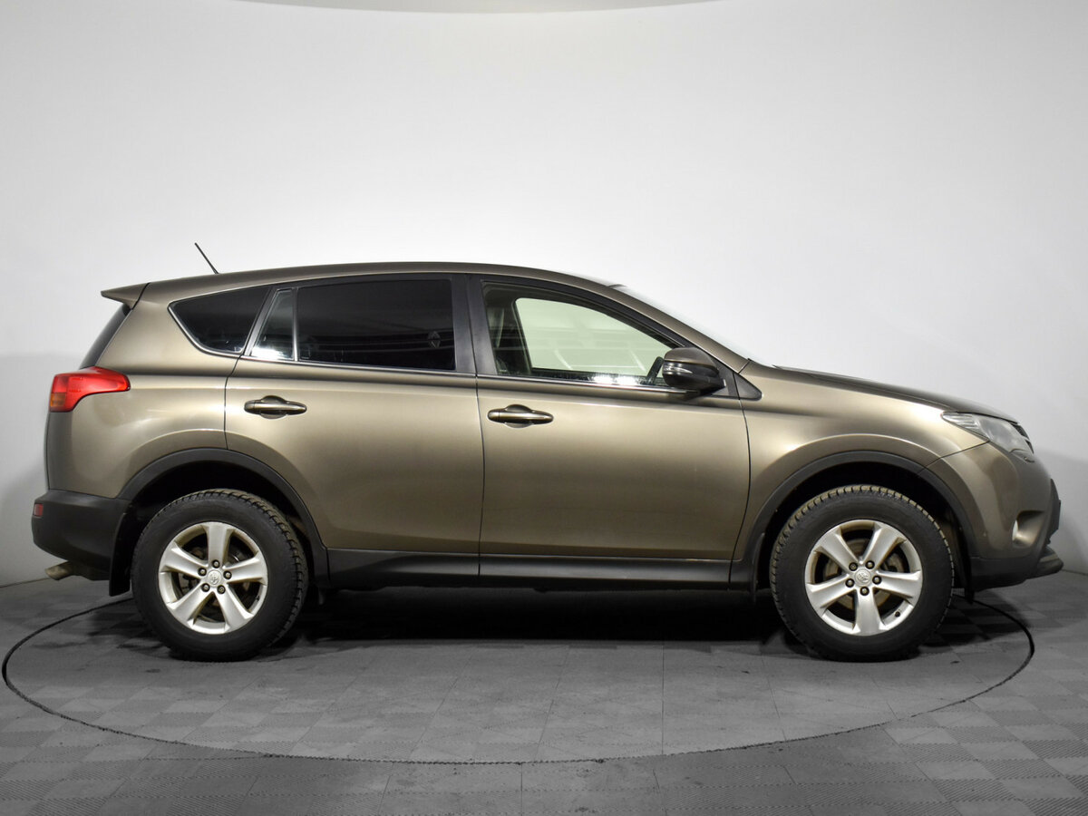 Купить Toyota RAV4 с пробегом. Фото: #3