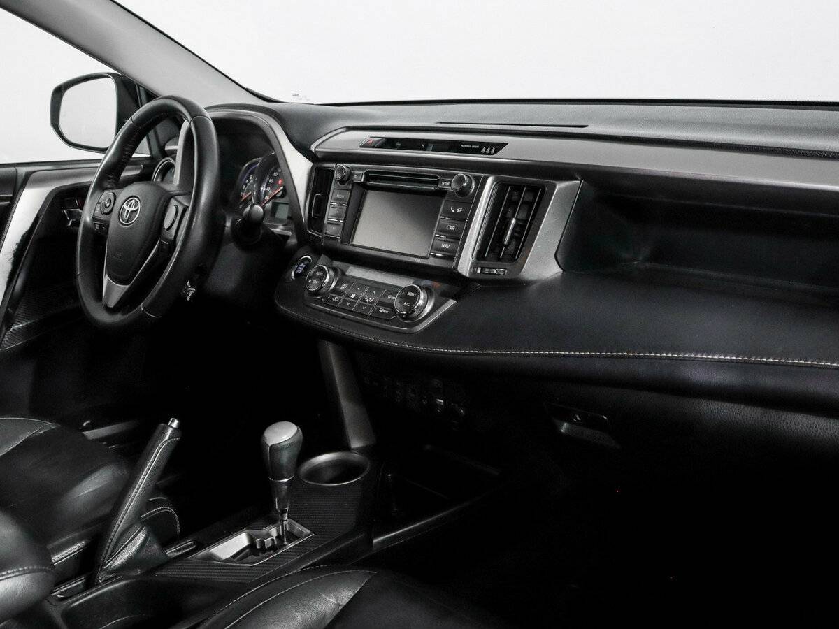 Купить Toyota RAV4 с пробегом. Фото: #8