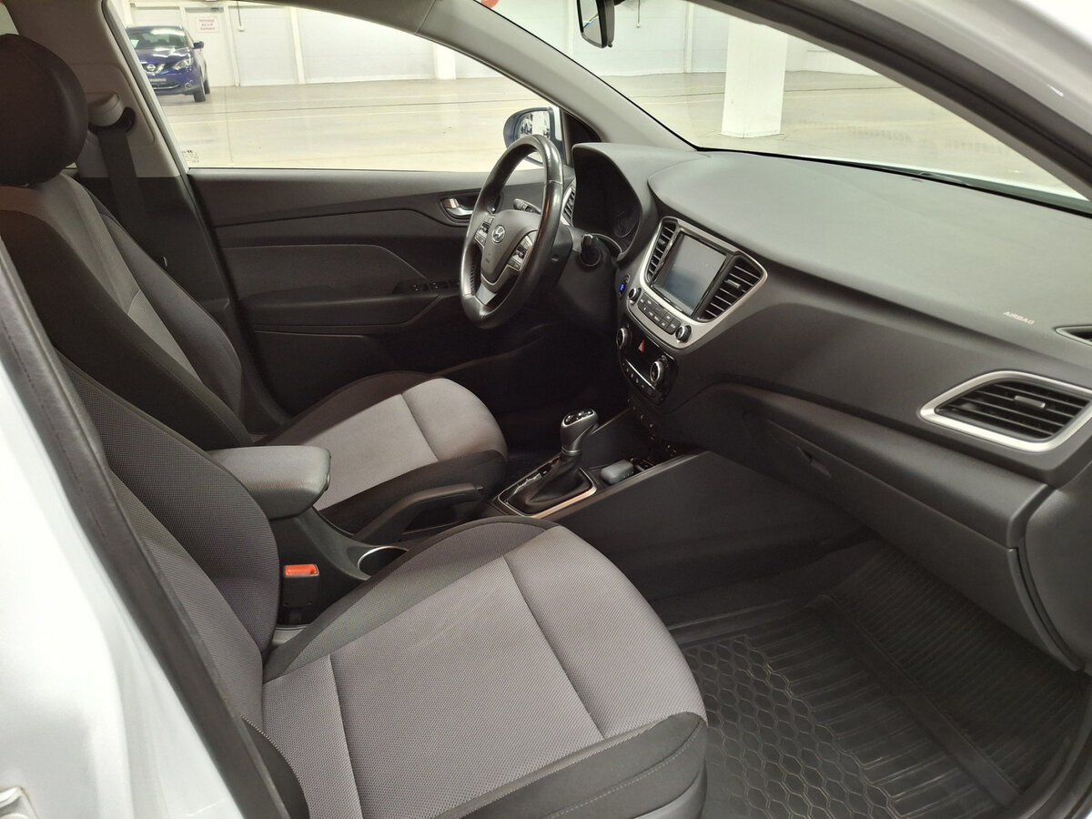 Купить Hyundai Solaris с пробегом. Фото: #10