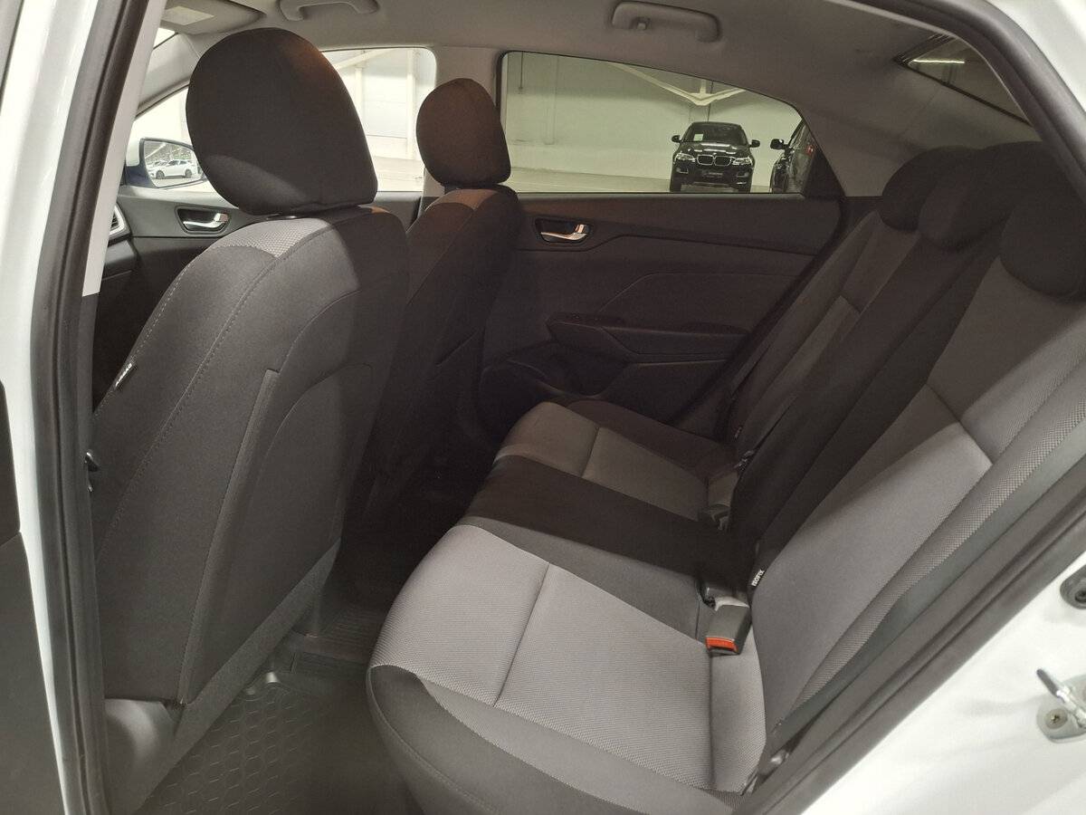 Купить Hyundai Solaris с пробегом. Фото: #11