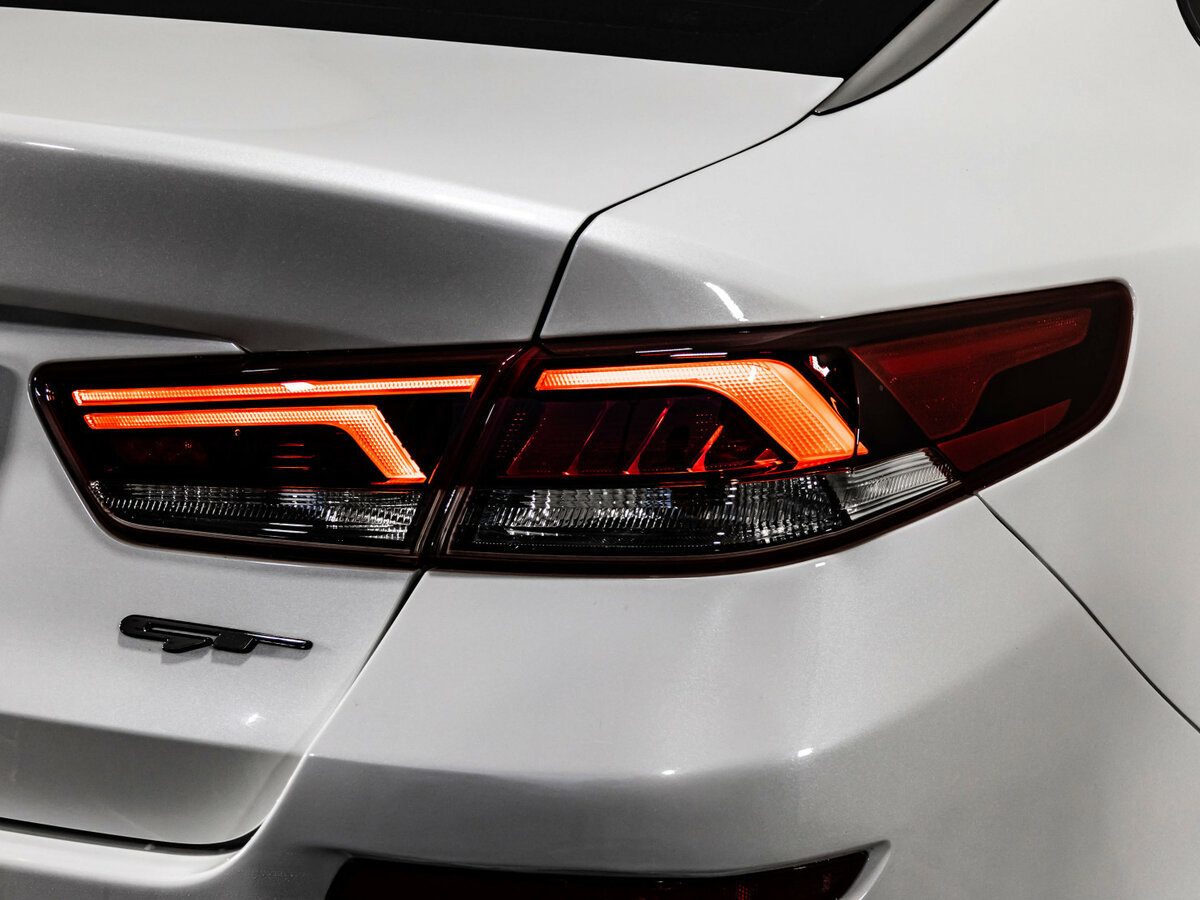 Купить Kia Optima с пробегом. Фото: #9