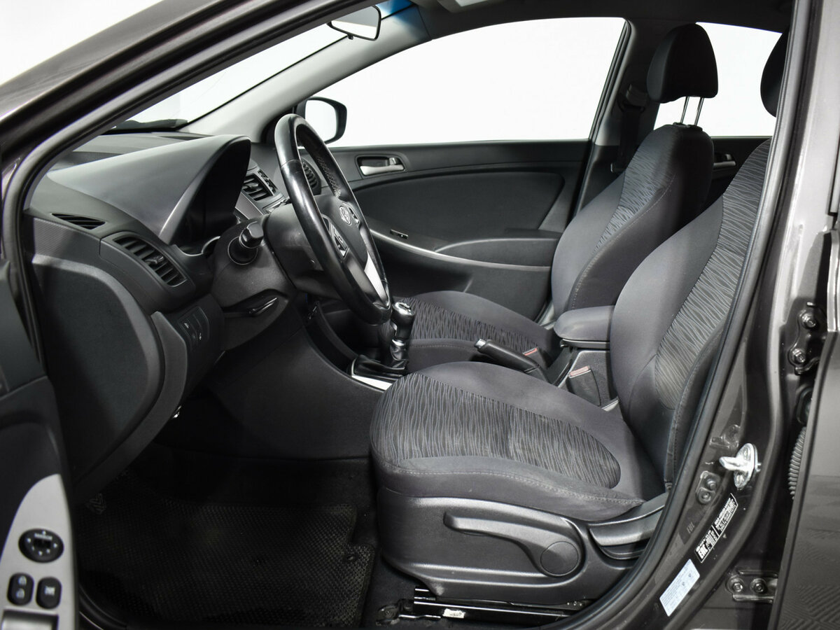 Купить Hyundai Solaris с пробегом. Фото: #9