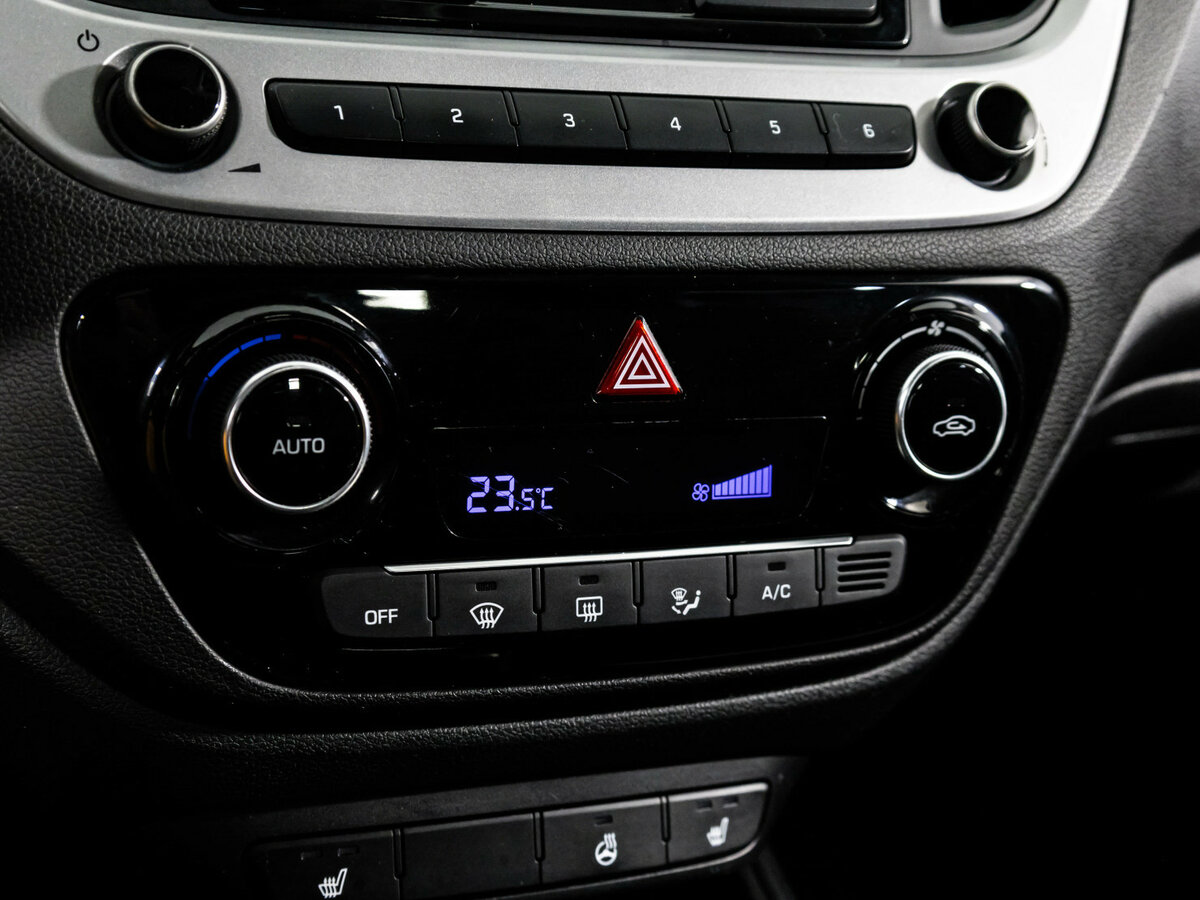 Купить Hyundai Solaris с пробегом. Фото: #12