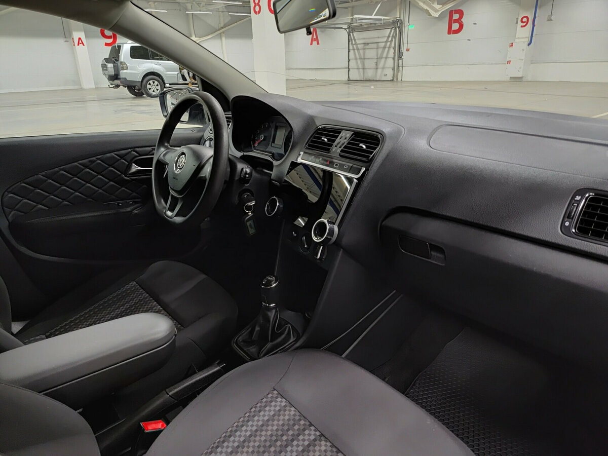 Купить Volkswagen Polo с пробегом. Фото: #10