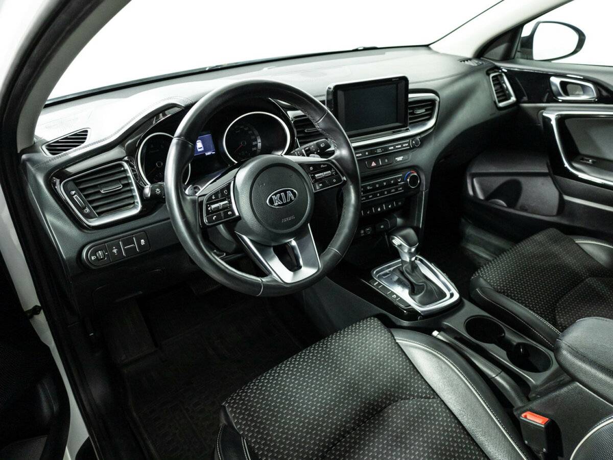 Купить Kia Ceed с пробегом. Фото: #10