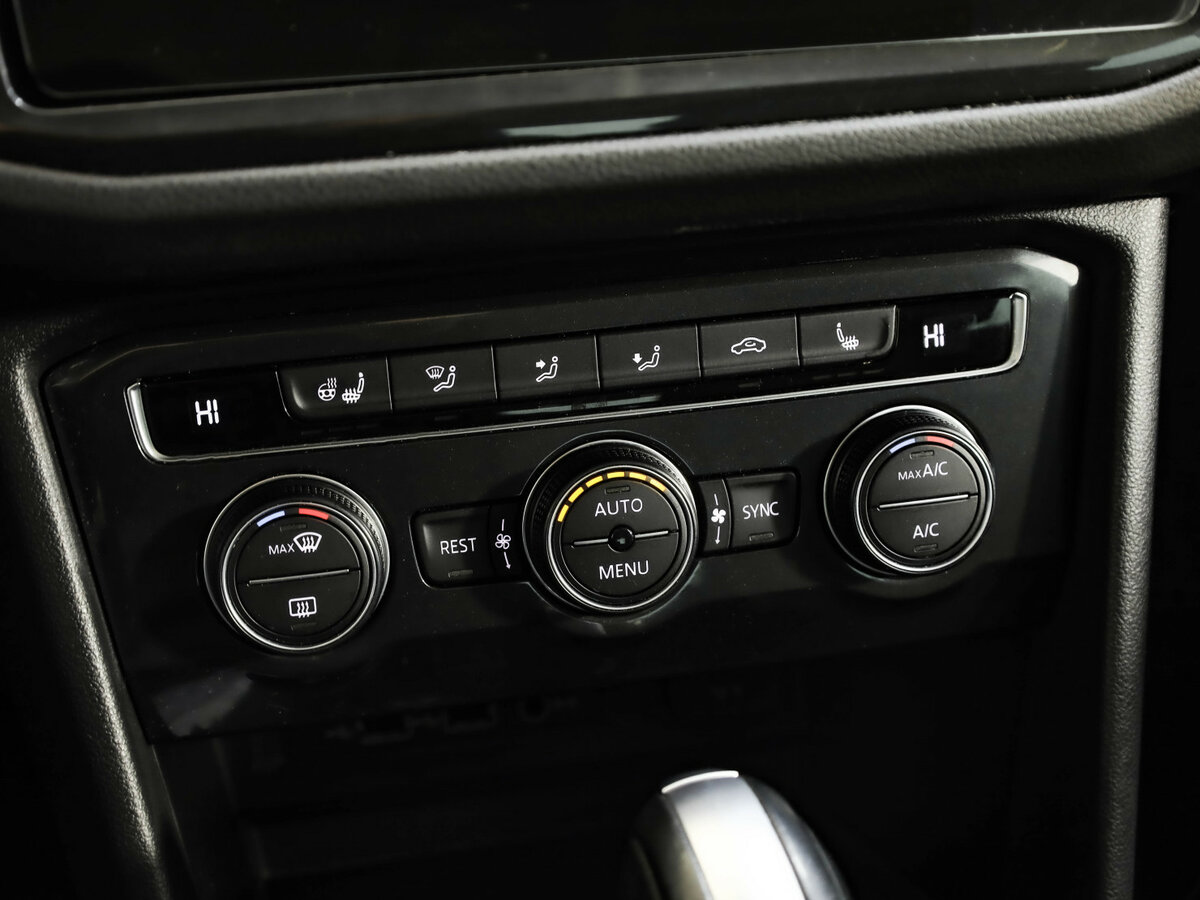 Купить Volkswagen Tiguan с пробегом. Фото: #17