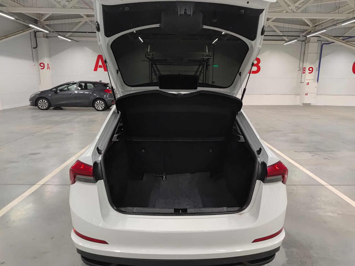 Купить Skoda Rapid с пробегом. Фото: #9