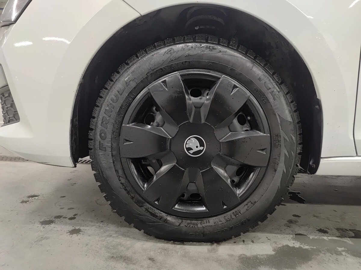 Купить Skoda Rapid с пробегом. Фото: #17