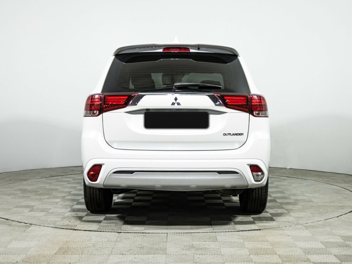 Купить Mitsubishi Outlander с пробегом. Фото: #4