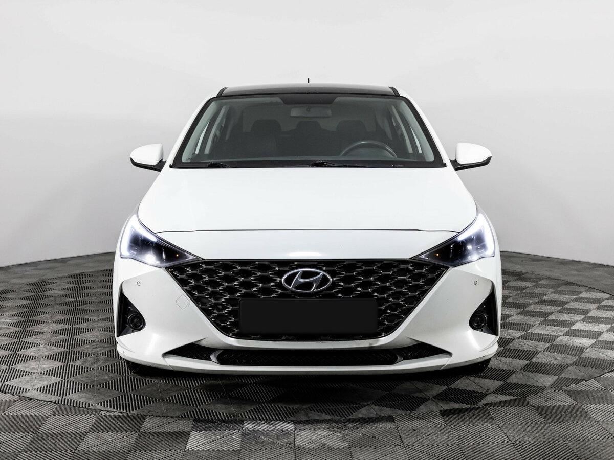 Купить Hyundai Solaris с пробегом. Фото: #1