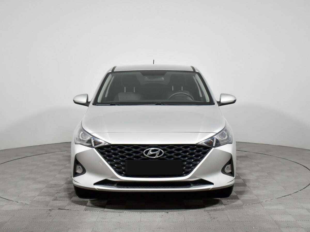 Купить Hyundai Solaris с пробегом. Фото: #1