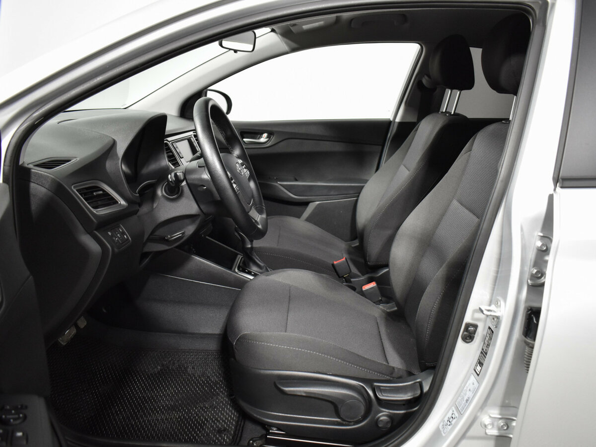 Купить Hyundai Solaris с пробегом. Фото: #9