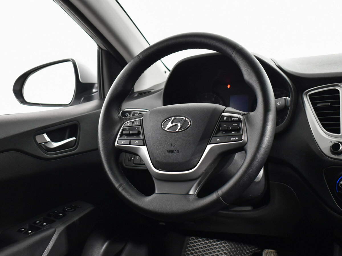 Купить Hyundai Solaris с пробегом. Фото: #13