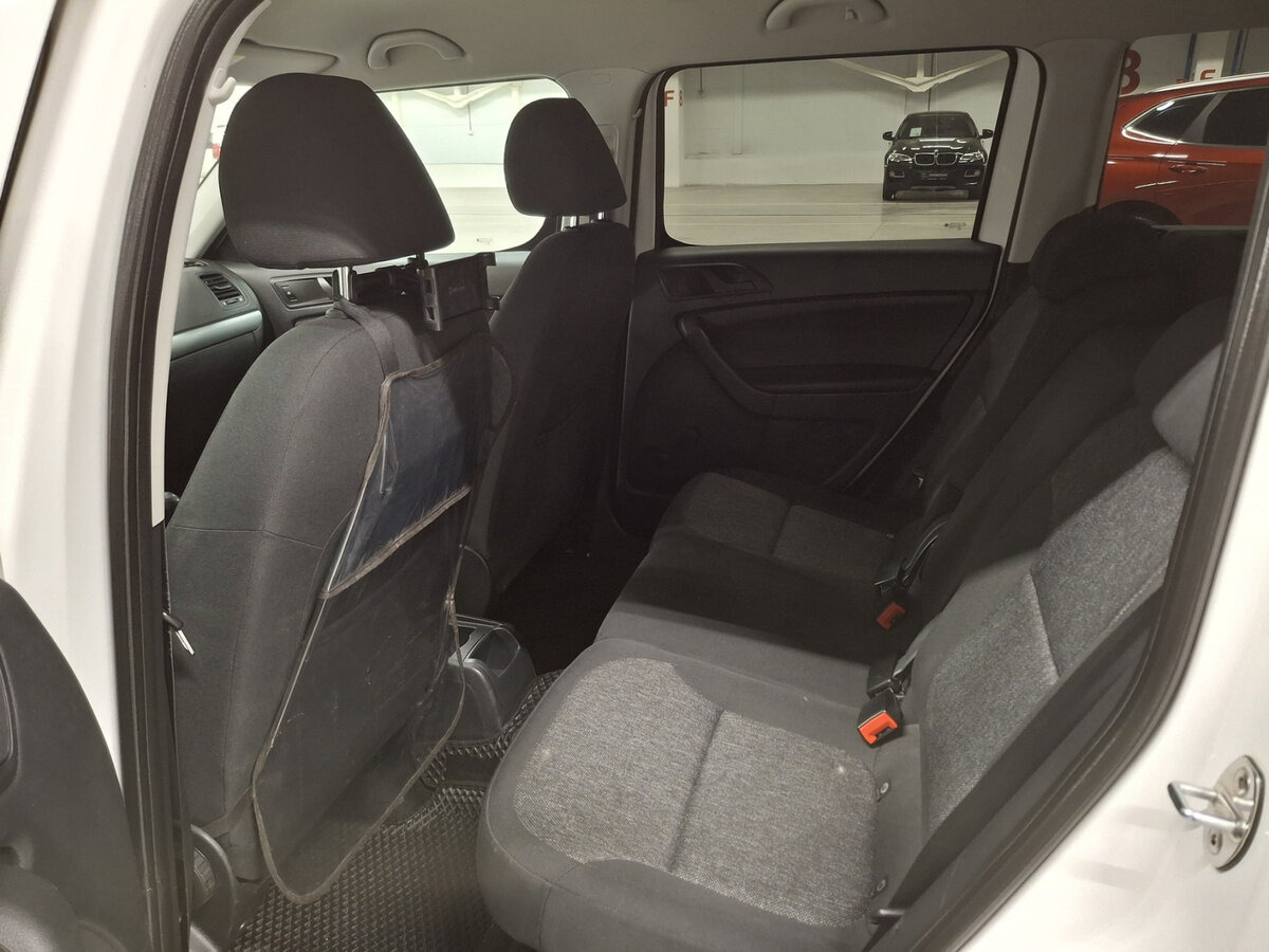 Купить Skoda Yeti с пробегом. Фото: #10