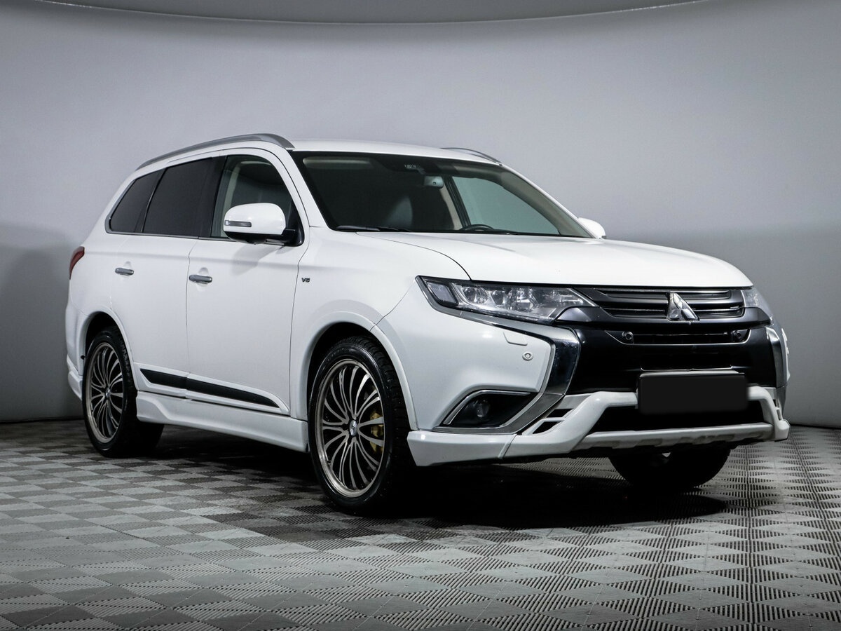 Купить Mitsubishi Outlander с пробегом. Фото: #2