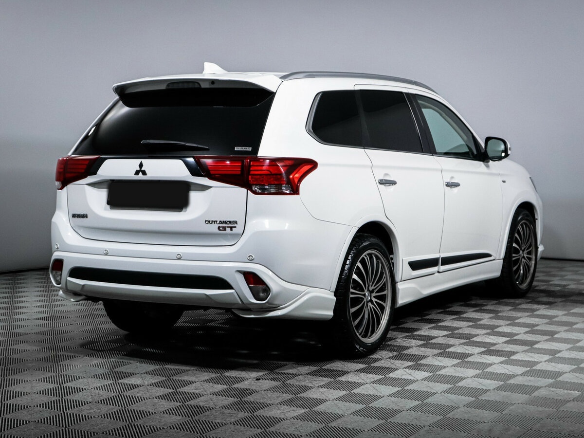 Купить Mitsubishi Outlander с пробегом. Фото: #4