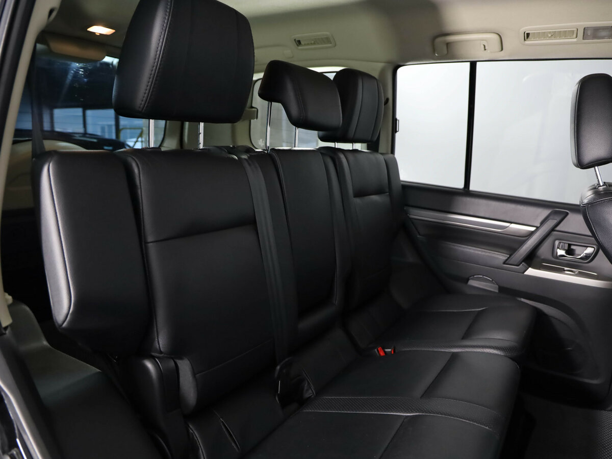 Купить Mitsubishi Pajero с пробегом. Фото: #12