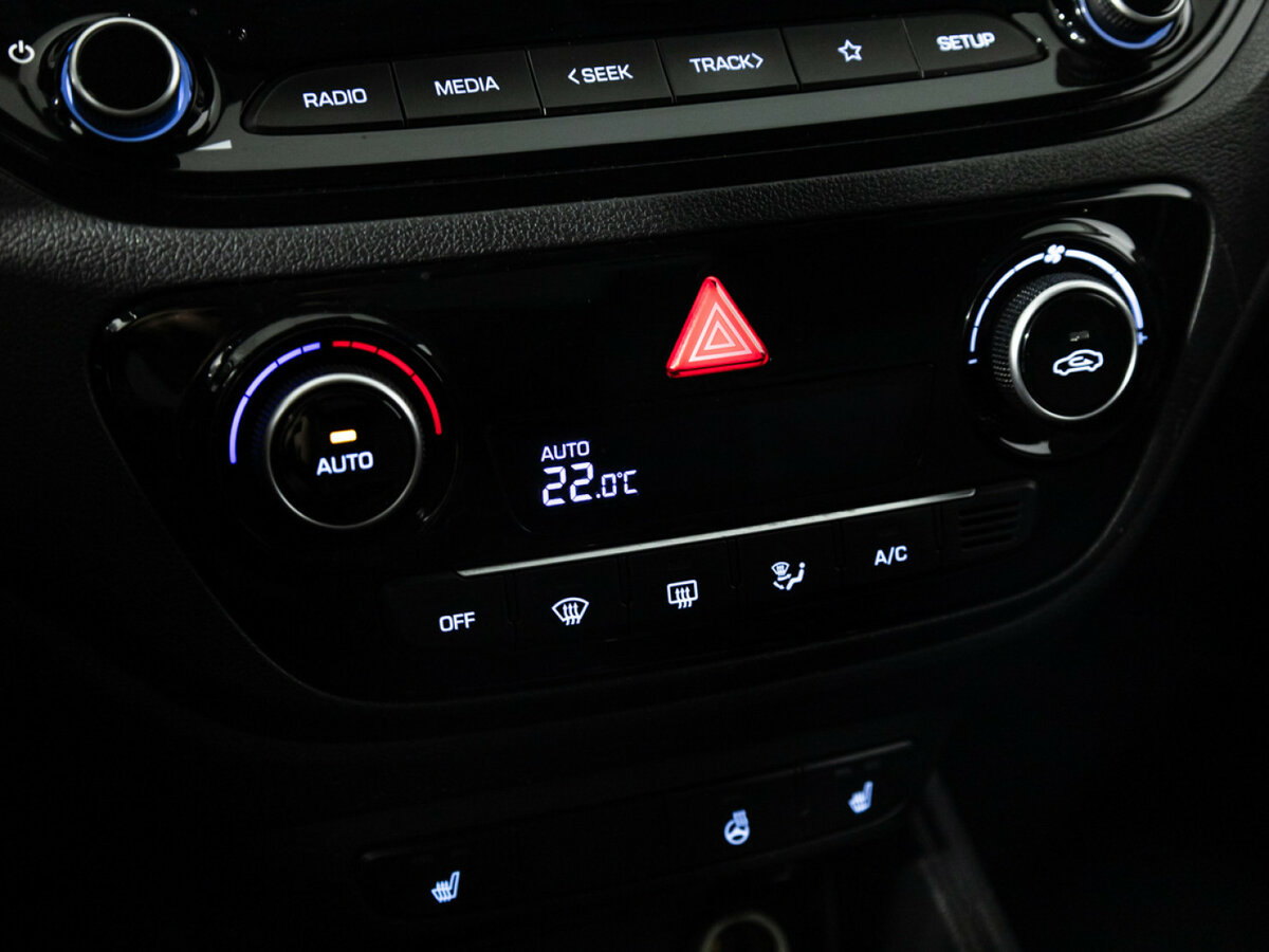 Купить Hyundai Solaris с пробегом. Фото: #14