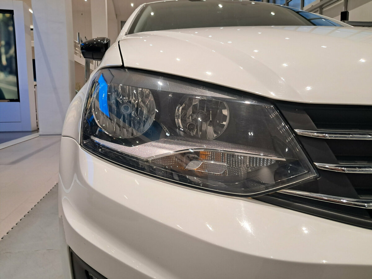 Купить Volkswagen Polo с пробегом. Фото: #16