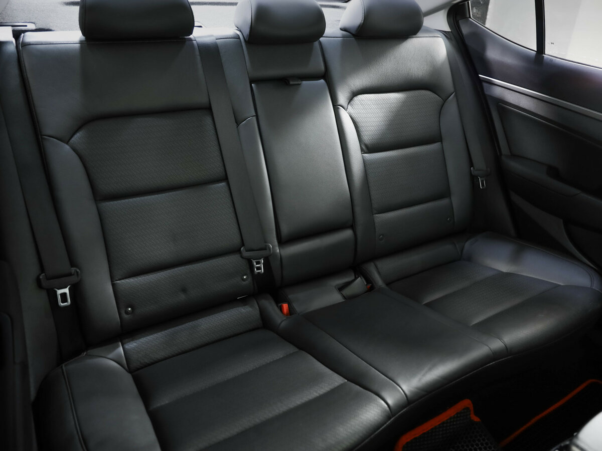 Купить Hyundai Elantra с пробегом. Фото: #19
