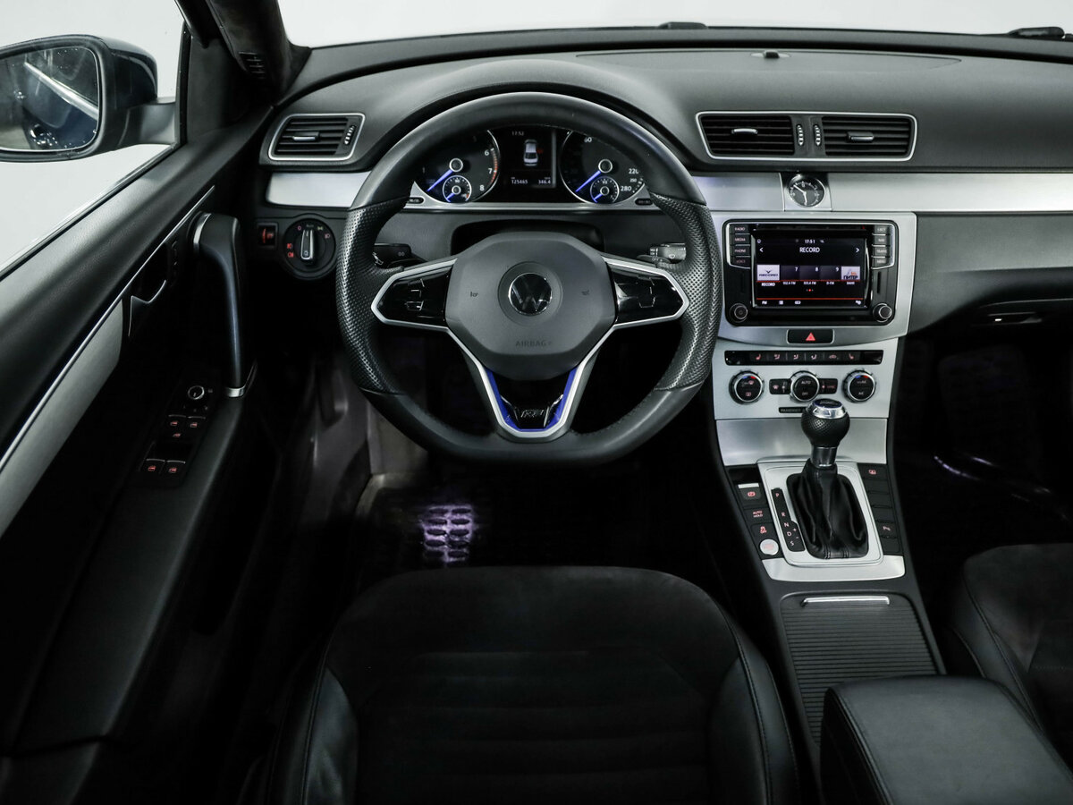 Купить Volkswagen Passat с пробегом. Фото: #10