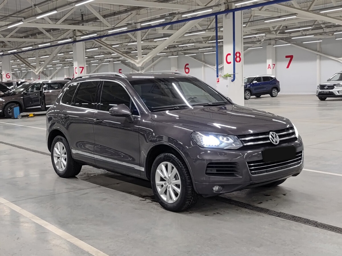 Купить Volkswagen Touareg с пробегом. Фото: #2