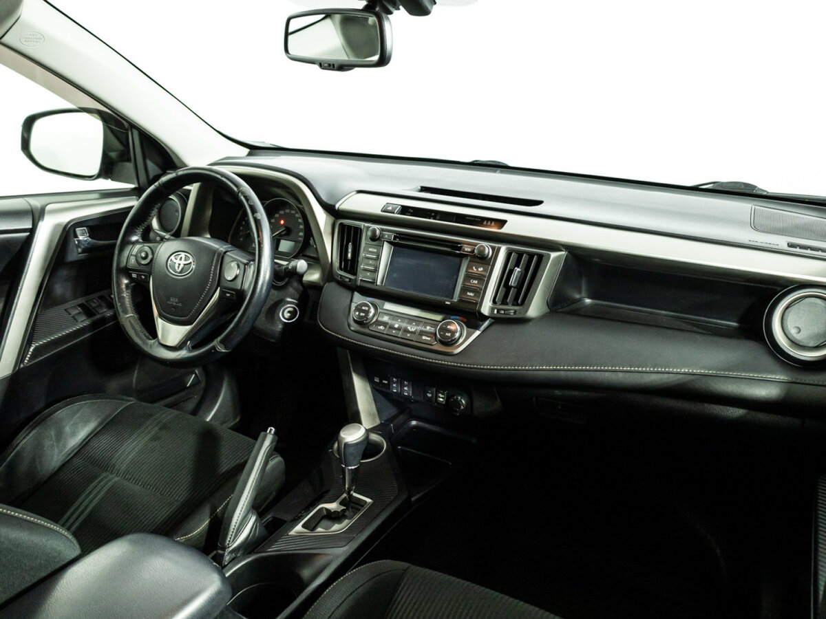 Купить Toyota RAV4 с пробегом. Фото: #8