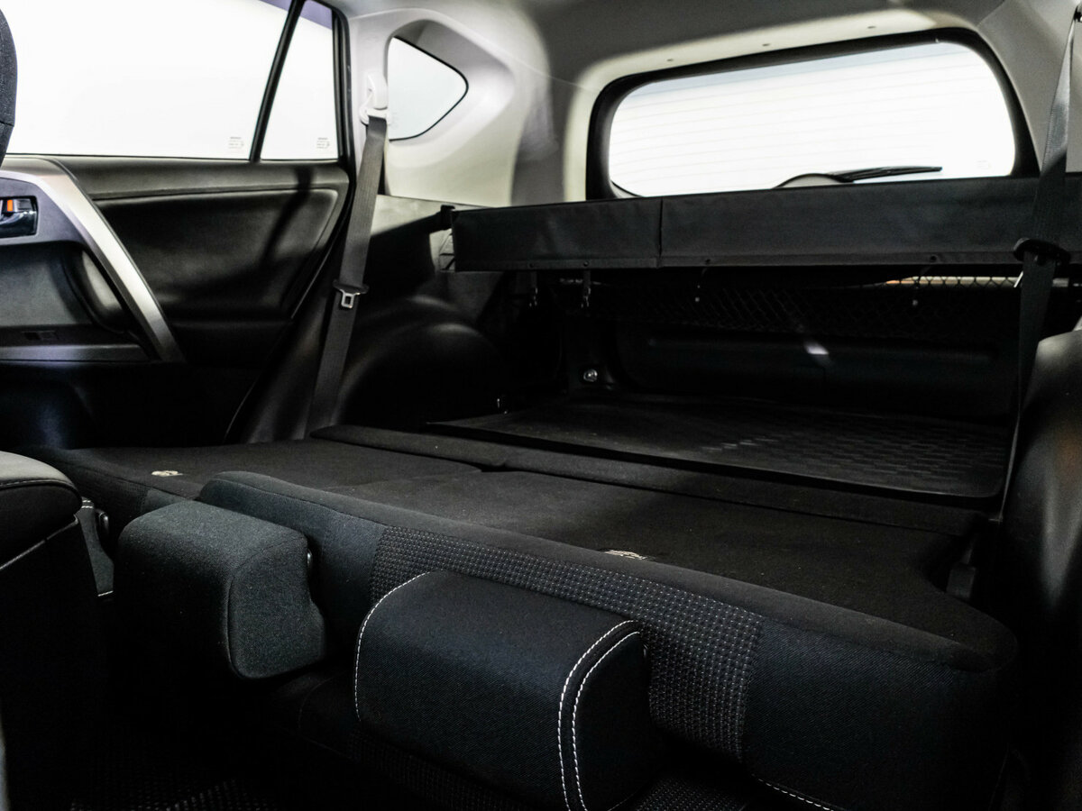 Купить Toyota RAV4 с пробегом. Фото: #20