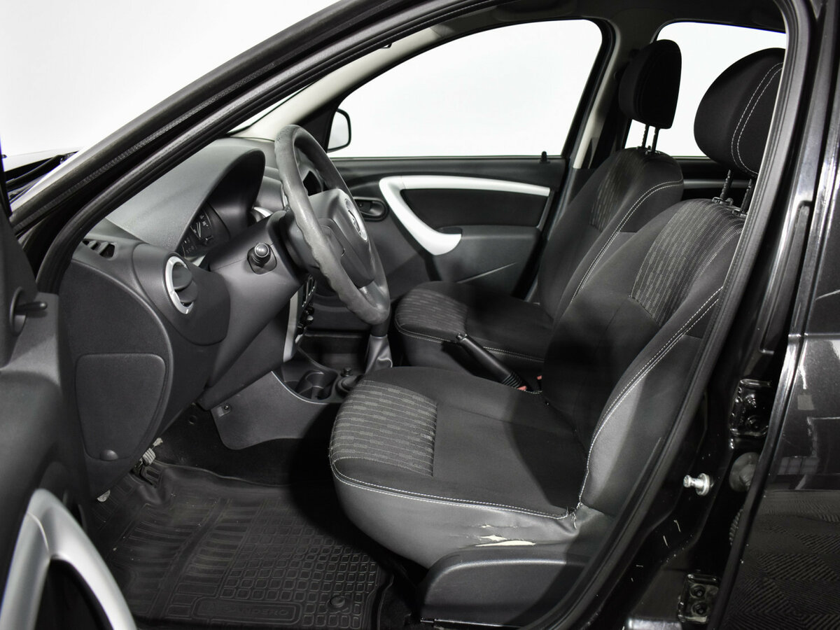 Купить Renault Sandero с пробегом. Фото: #9