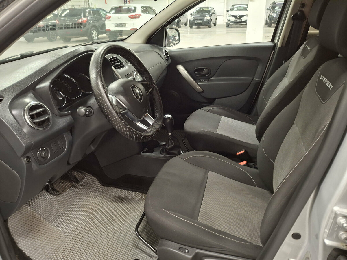 Купить Renault Logan с пробегом. Фото: #15