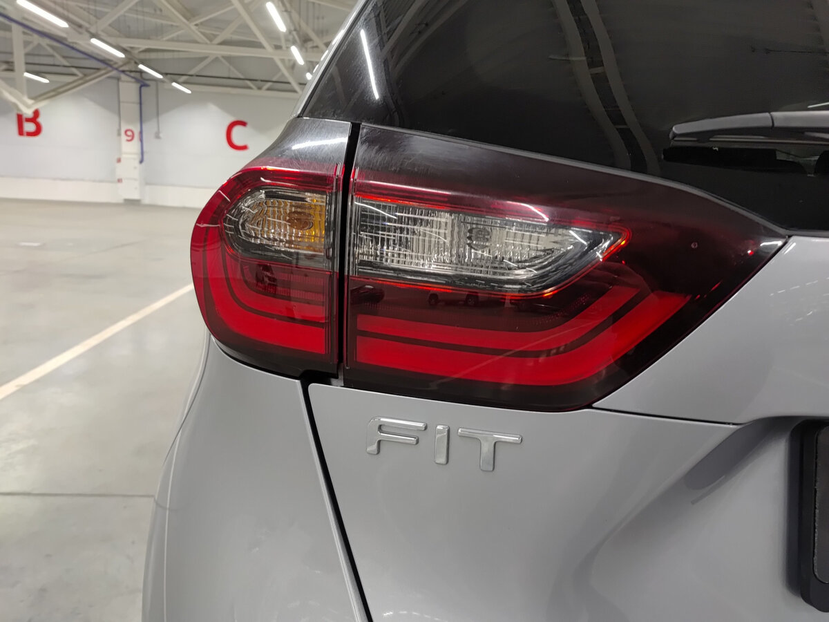 Купить Honda Fit с пробегом. Фото: #8